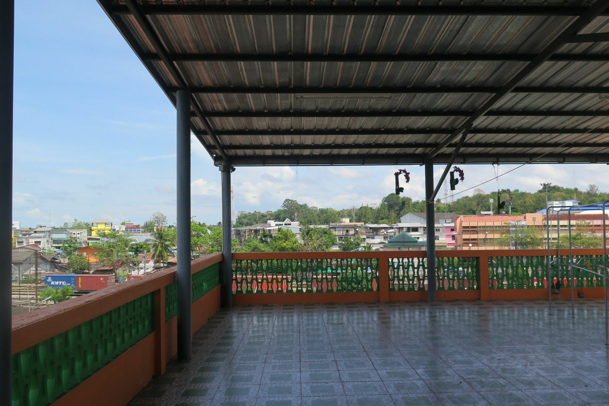 Nadpob Mansion Hotel Surat Thani Bagian luar foto