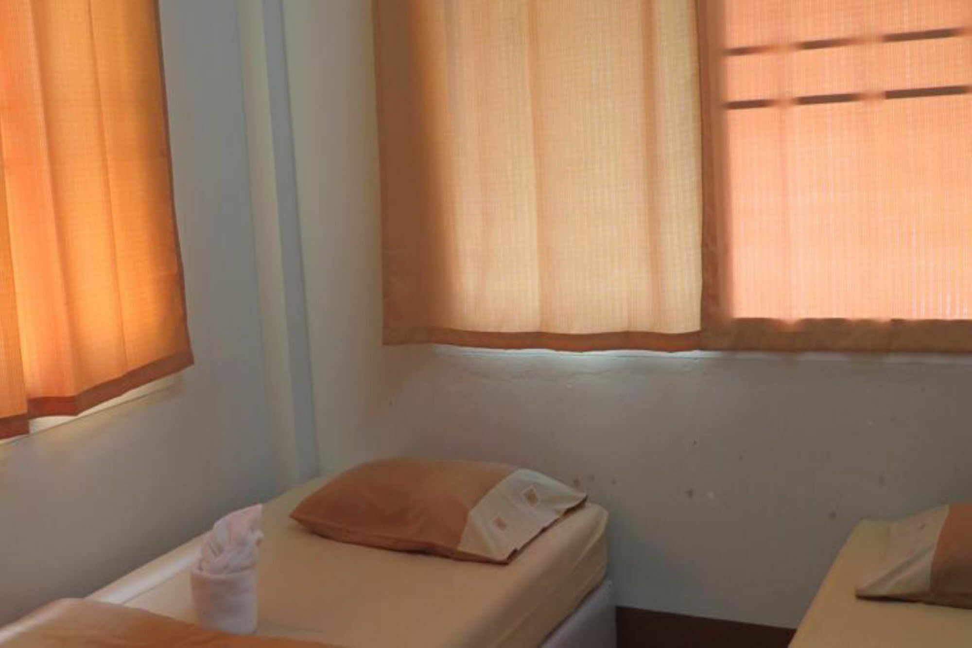 Nadpob Mansion Hotel Surat Thani Bagian luar foto