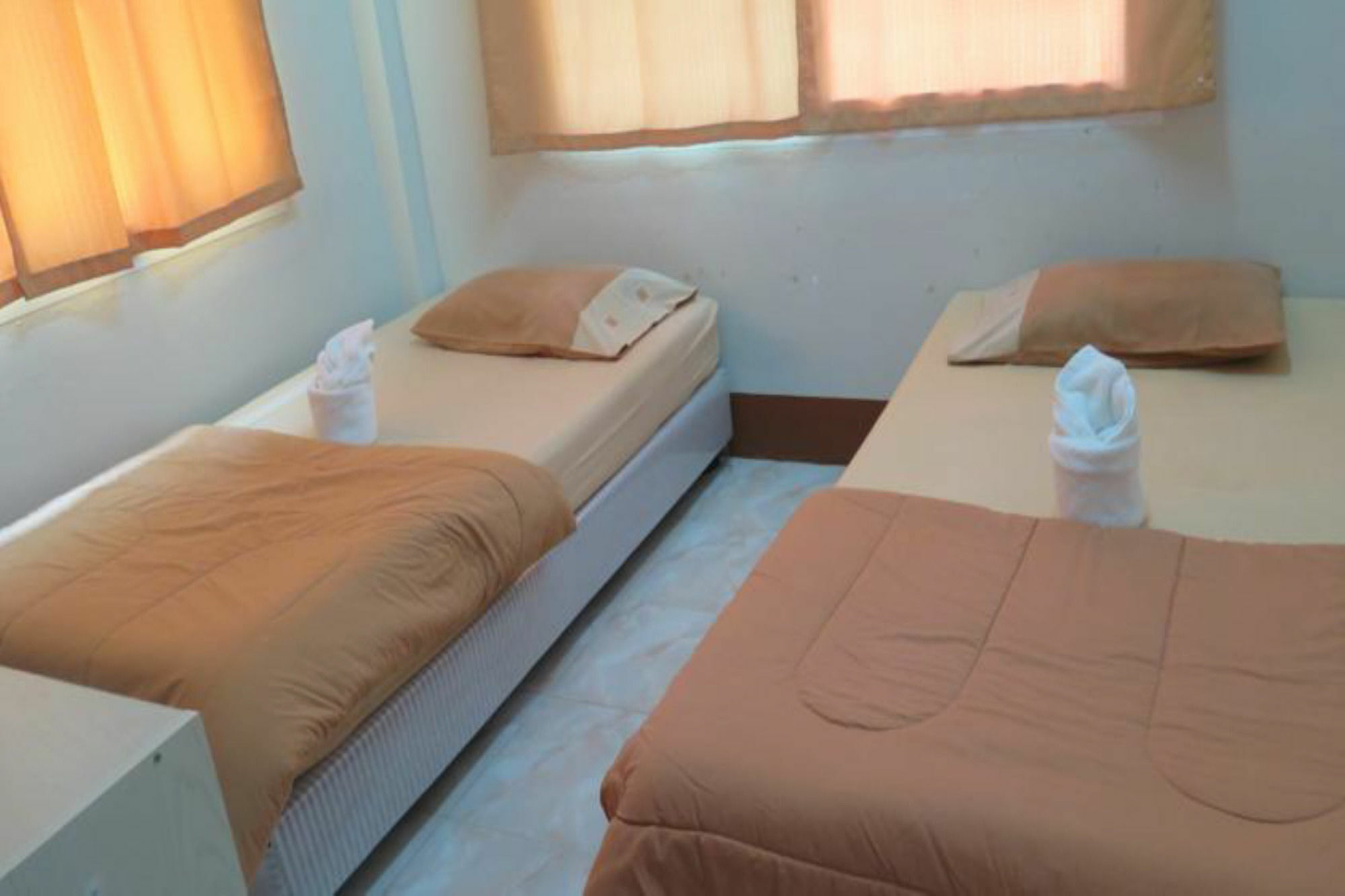 Nadpob Mansion Hotel Surat Thani Bagian luar foto